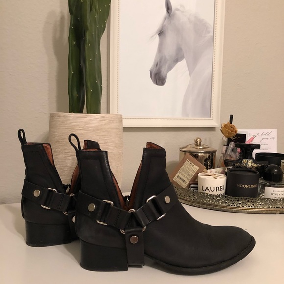 jeffrey campbell musk bootie